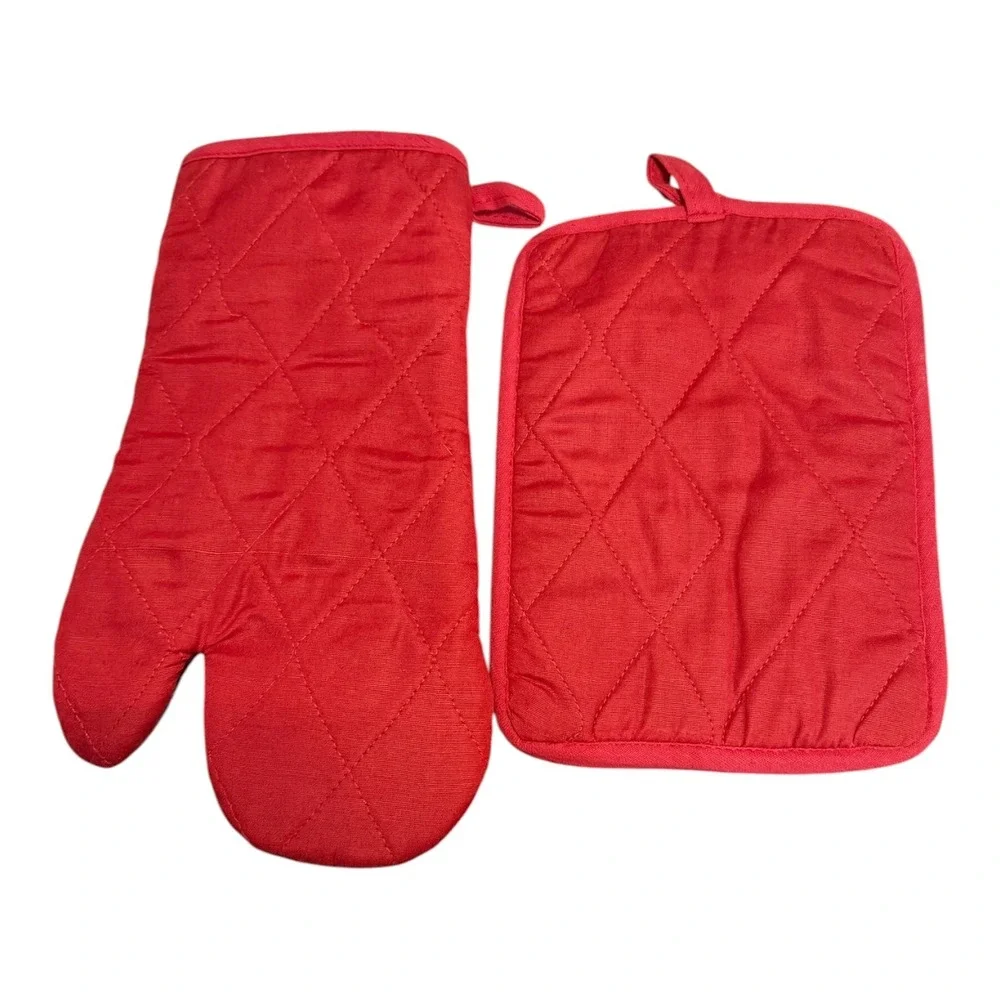Vintage Merry Christmas Tapestry Oven Mitt and Potholder Set Red Holiday Decor